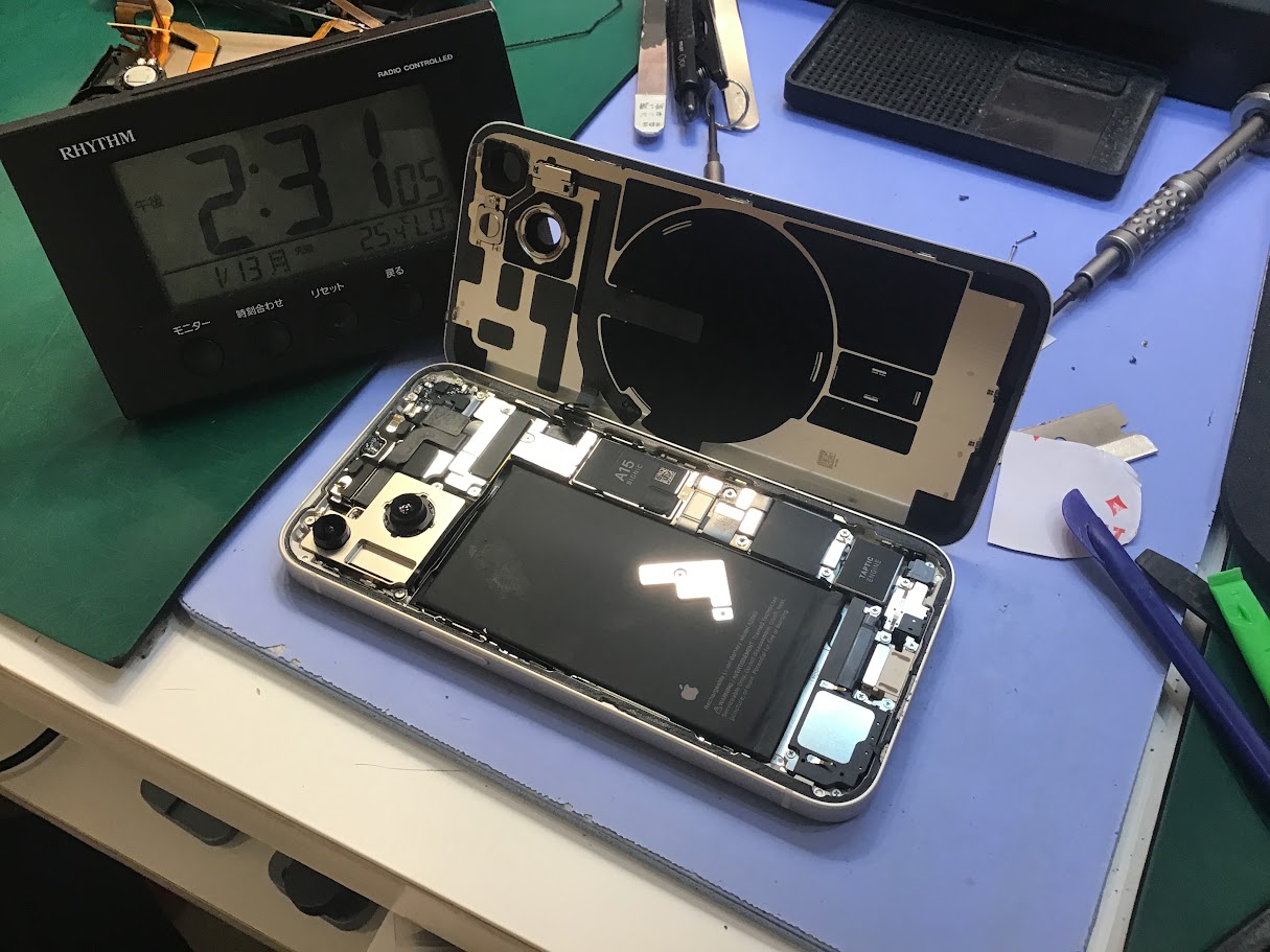 iPhone14のバッテリー交換ならデータそのまま修理可能なスマホ修理工房西八王子店へ！